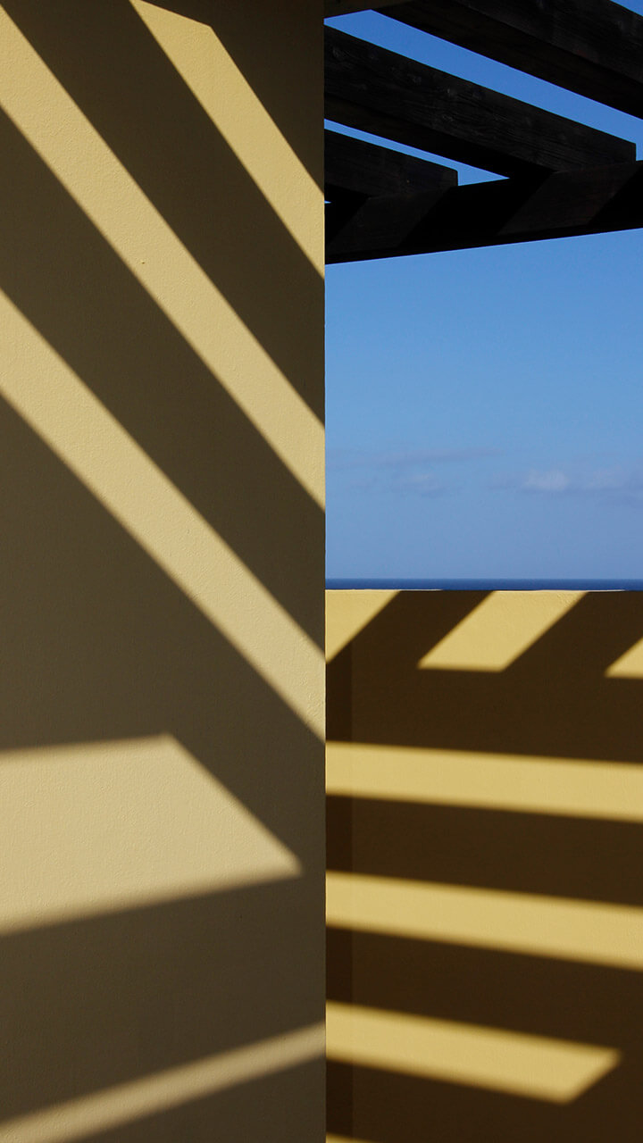 Picture of a yellow stairs